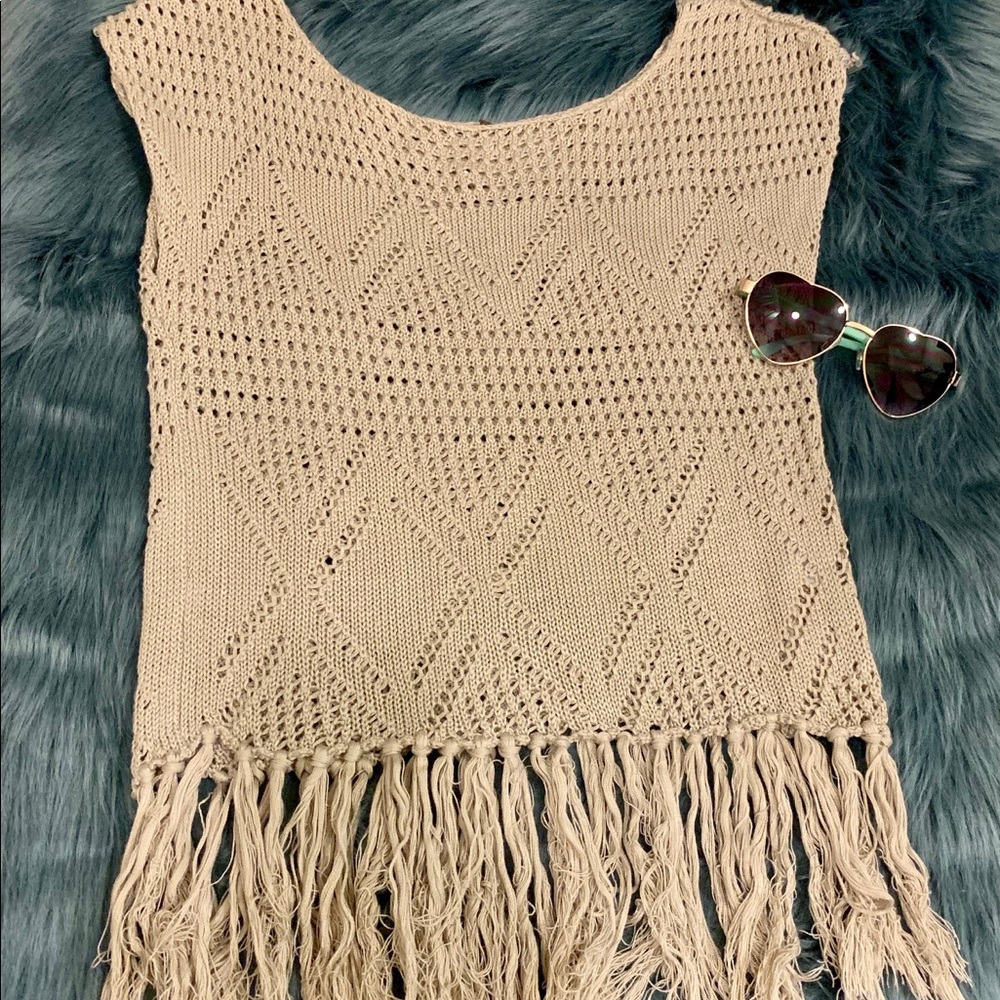 Sweet sweater like sleeveless top